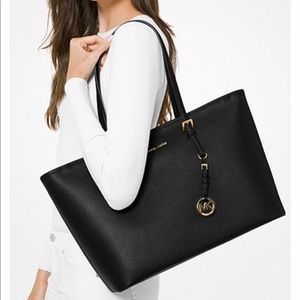 MICHAEL MICHAEL KORS
Jet Set Medium Saffiano Leather Top-Zip Tote Bag